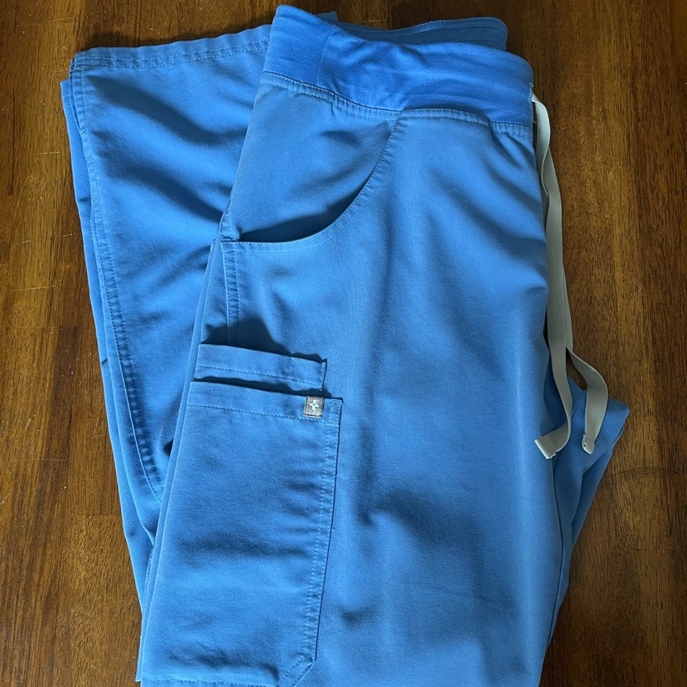 Figs Women's Kade Cargo Scrub Pants in Ceil Blue